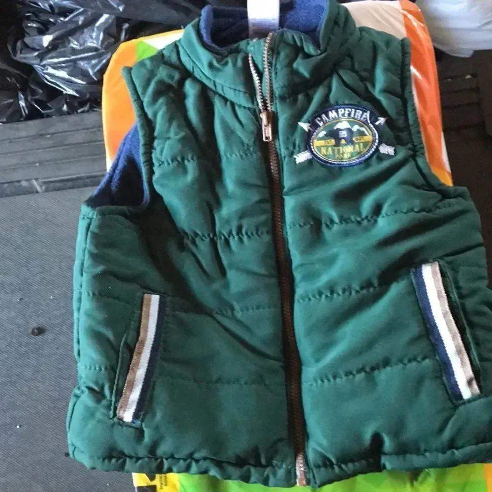 Green Puffer Vest sz. 3T EXCELLENT CONDITION
